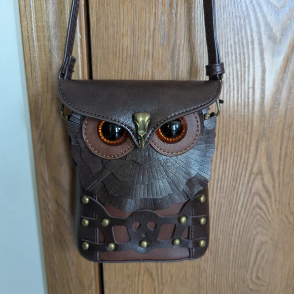Owl Crossbody Bag - Picture 5 of 9